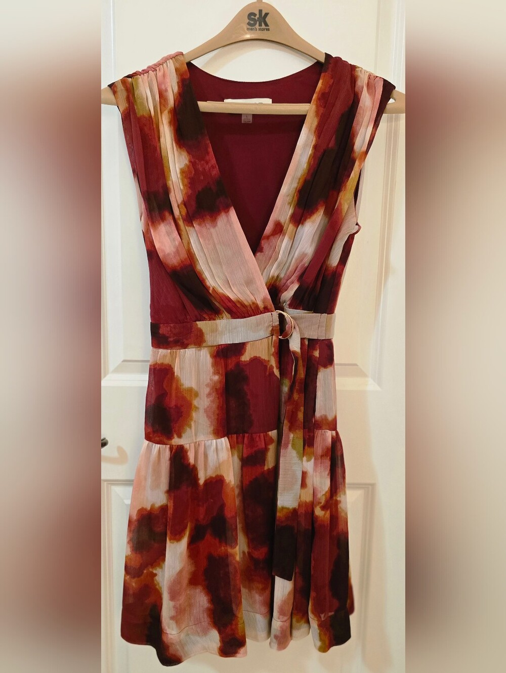 Taylor Sleeveless V-Neck Tie-Detailed Dress in Burgundy & Blush, L - Picture 16 of 16